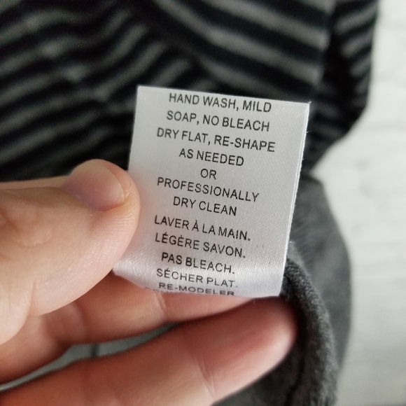 LARSEN GRAY | striped thin knit v-neck sweater - Picture 6 of 6